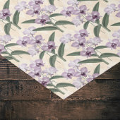 Delicate Paarse witte orchideeën op  crème Tissuepapier