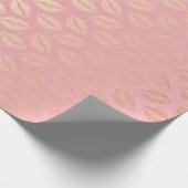 Delicate Pink Pastel Golden Kiss Hugs Cadeaupapier (Hoek)