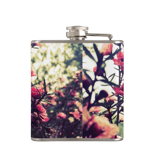 Delicate Pink Wild Flower Meadow Photo Heupfles (Achterkant)