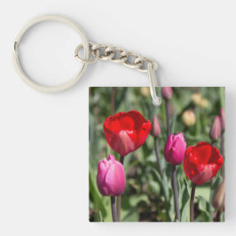 Delicate rode en paarse tulpen sleutelhanger