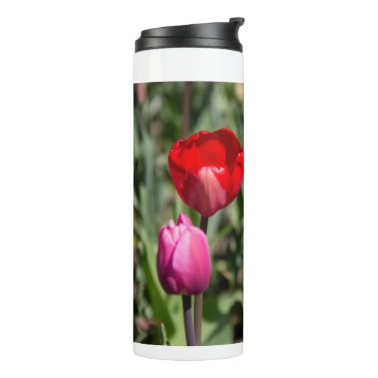 Delicate rode en paarse tulpen thermosbeker (Gedraaid links)