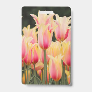 Delicate Roze Bloemblaadjes Badge