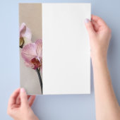 Delicate roze pijnstillers flyer (Hand)