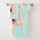 Delicate roze vlinder in pastel regenboog kleuren bad handdoek (Insitu)