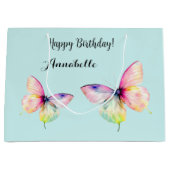 Delicate roze vlinder in pastel regenboog kleuren groot cadeauzakje (Voorkant)