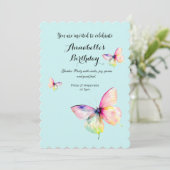 Delicate roze vlinder in pastel regenboog kleuren kaart (Staand voorkant)