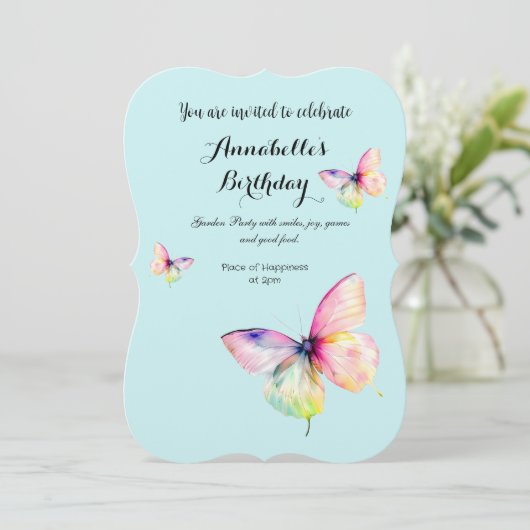 Delicate roze vlinder in pastel regenboog kleuren kaart (Staand voorkant)