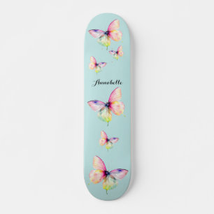 Delicate roze vlinder in pastel regenboog kleuren persoonlijk skateboard