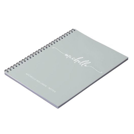 Delicate Sage Groen Girly Monogram Script Notitieboek (Linkerzijde)