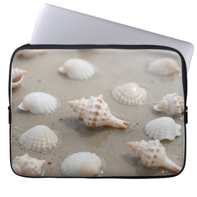 Delicate Schelpen Strand Sereniteit Laptop Sleeve (Voorkant)