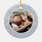 Delicate sneeuw | Eerste kerstfoto baby's Keramisch Ornament (Achterkant)
