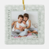 Delicate Snowflake Photo Lijst Baby Birth Stats Keramisch Ornament (Voorkant)