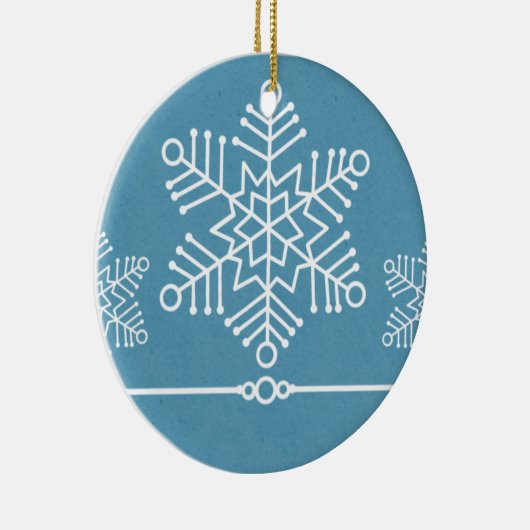 Delicate Snowflakes Round Ornament (Rechts)