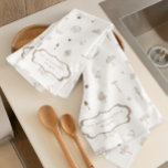 Delicate Spring Garden Monogram Theedoek<br><div class="desc">Voeg een vleugje rustieke charme toe aan uw keuken met deze delicate Spring Garden Monogram Theedoek. Met een prachtig handgetekend patroon van tuingereedschap, bloeiende bloemen en op natuur geïnspireerde elementen, is deze aanpasbare theedoek ideaal voor tuinliefhebbers en liefhebbers van boerderijstijl. 🌿 Belangrijkste kenmerken: Elegante botanische illustraties en illustraties met een...</div>