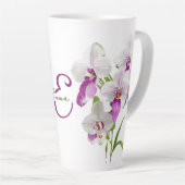 Delicate witte orchidee bloemen monogram latte mok (Rechterhoek)