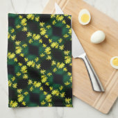 Delicate Yellow Daisy Wildflower Abstract patroon Theedoek (Quarter Fold)