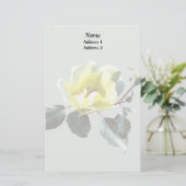 Delicate Yellow Rose Briefpapier (Staand voorkant)