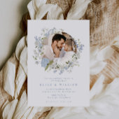 Delicate zachte blauwe bloemenkrans bruiloft kaart