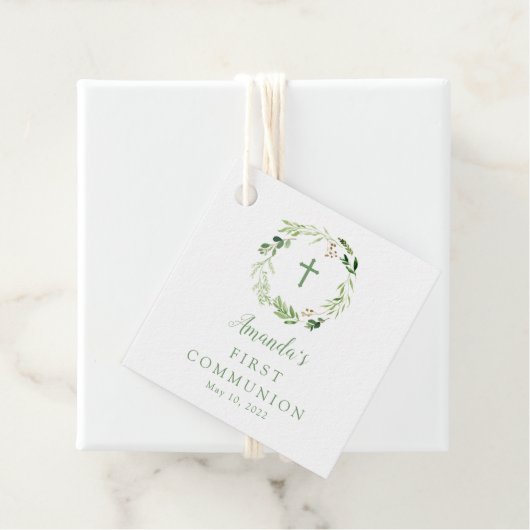 Delicate zachte groene blad krans eerste communie bedankjes labels (In situ)