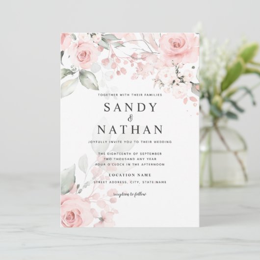 Delicate zachte roze roos bruiloft uitnodiging (Staand voorkant)