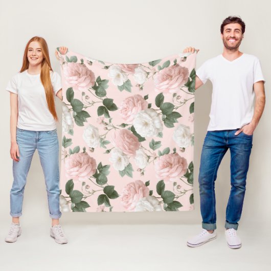 Delicate zachte roze roos witte bloemmotief fleece deken (In situ)