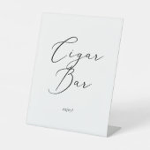 Delicate zwarte kalligrafie bruiloft sigaar bar reclamebord met voetstuk (Voorkant)