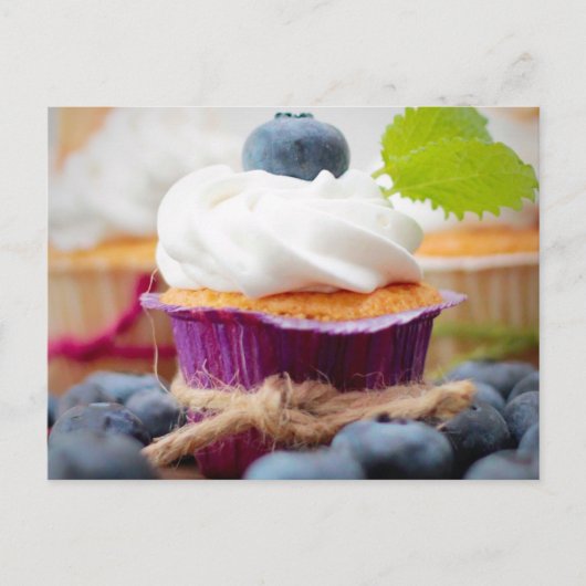 Delicious Blueberry Cupcake met hipped Cream Briefkaart (Voorkant)