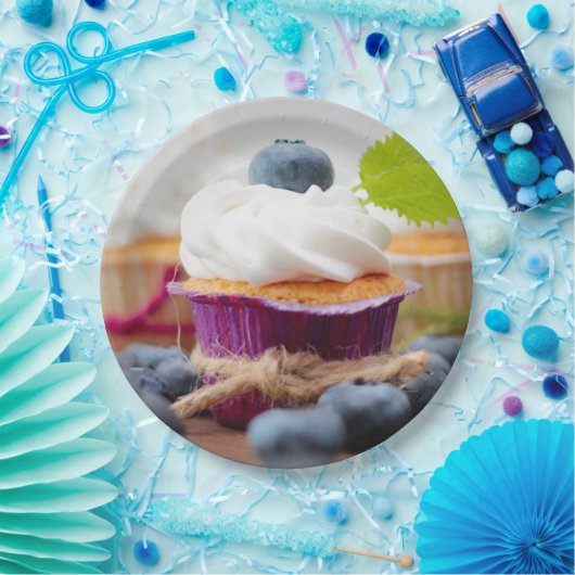 Delicious Blueberry Cupcake met hipped Cream Papieren Bordje (Feest)