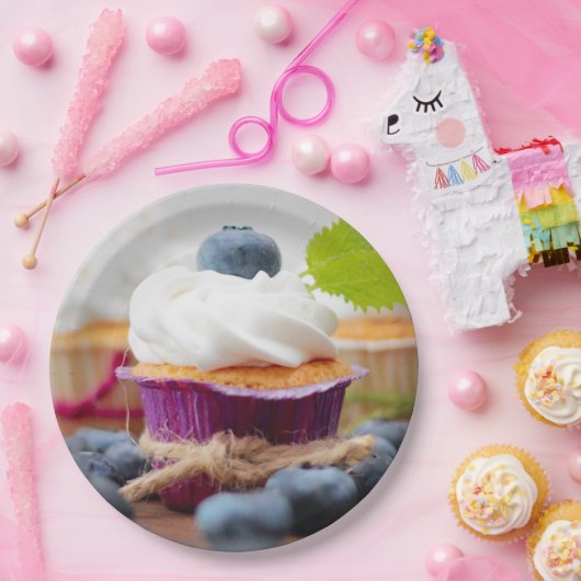 Delicious Blueberry Cupcake met hipped Cream Papieren Bordje (Feest)