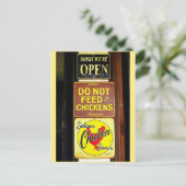 Delicious Chicken Dinners Funny Sign Briefkaart (Staand voorkant)