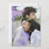 Delphinium floral save the date purple photo (Achterkant)