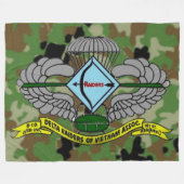 DELTA-RAIDERS FLEECE DEKEN (Voorkant (Horizontaal))