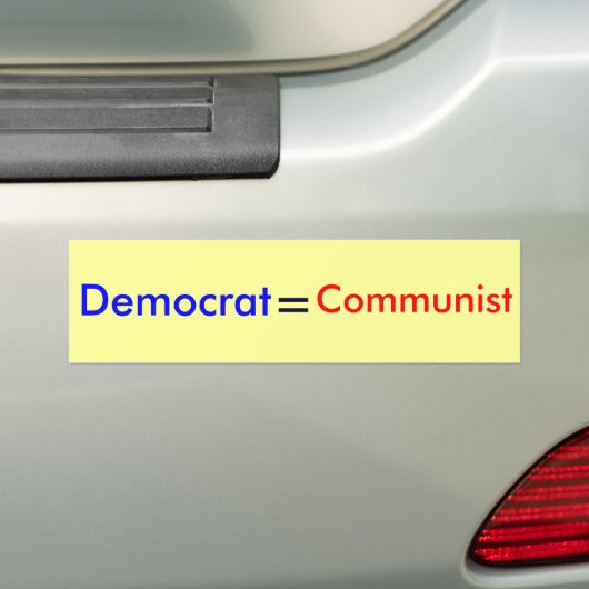 Democraat = communist bumpersticker (Op auto)