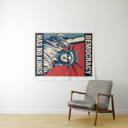 Democracy Has No Kings Protest Sign: Statue of Lib Wandkleed (In Situ (horizontaal))