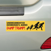 Democraten zonder papieren stemmen ermee in Trump  Bumpersticker (Op auto)