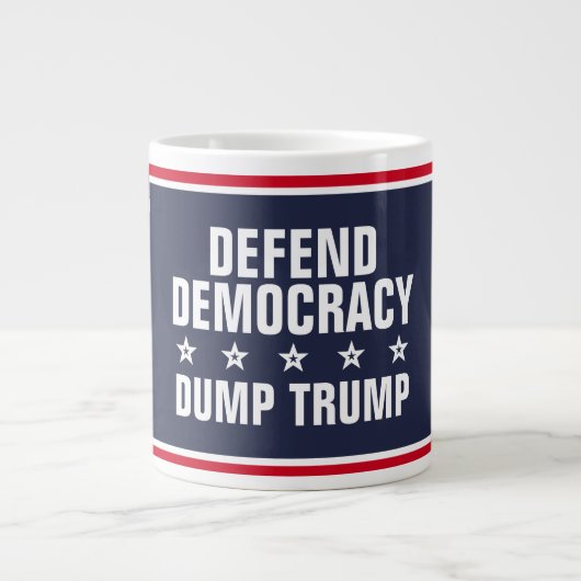 Democratie dumpen Trump Grote Koffiekop (Voorkant)