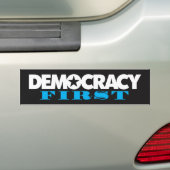 Democratie eerste Bumpersticker (Op auto)