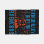 Democratie is stervende, maar hey mooi vuurwerk 4e fleece deken (Voorkant (Horizontaal))