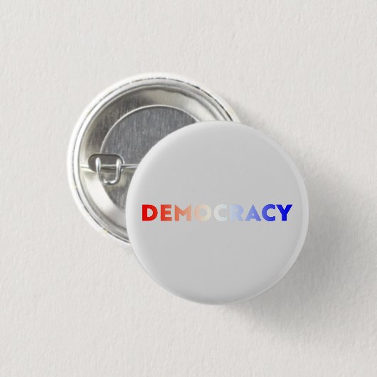 Democratie rood wit blauw gradiënt typografie grij ronde button 3,2 cm (Voorkant /achterkant)