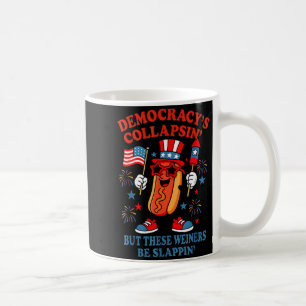 Democratie stort in grappige hotdog 4 juli demo koffiemok