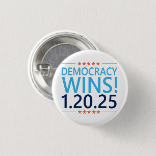 Democratie wint Kamala Harris 1.20.25 Ronde Button 3,2 Cm