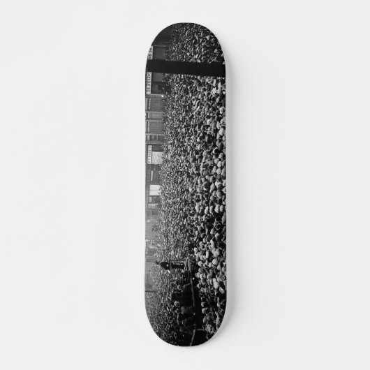 Demonstratie van Michael Collins Free State 1922 Skateboard (Voorkant)