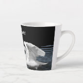 Dempen White Swan Mirror Afbeelding Dierfotografie Latte Mok (Rechts)