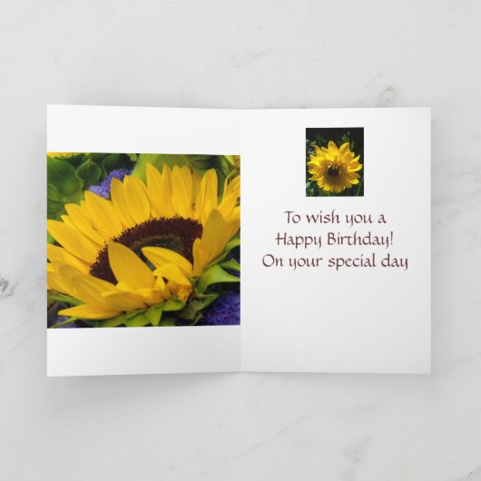 Demure Zonnebloem Verjaardag Kaart (Binnen)