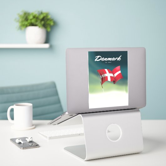 Denemarken "To ski" Reisposter Sticker (Laptop op bureau)