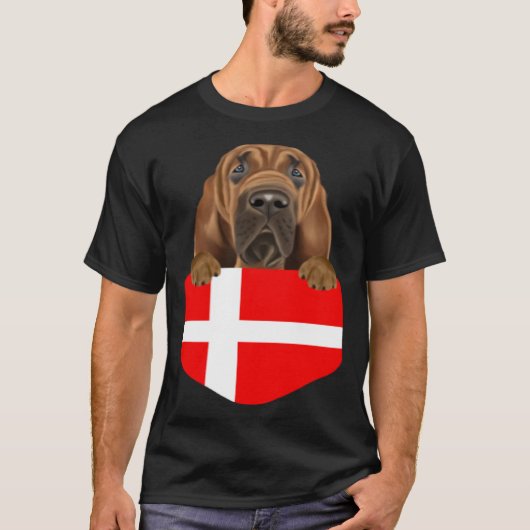 Denemarken Vlag Bloodhound Hond In Zak T-shirt (Voorkant)