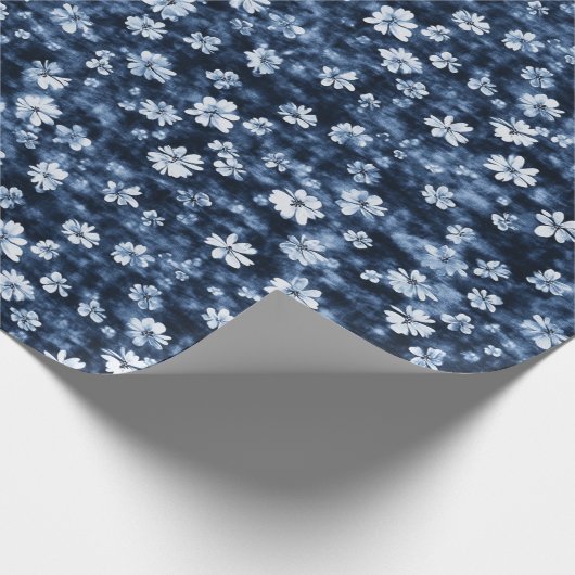 Denim Blauwe Bloemen Bruiloftsborrel Cadeaupapier (Hoek)