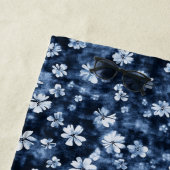 Denim Blauwe Bloemen Strandlaken (In situ)