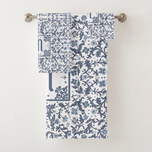 Denim Blue Floral op persoonlijke titel Bad Handdoek (Insitu)