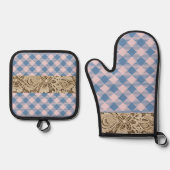 "Denim Blue, Parelroze" Gingham & Kant Ovenwant & Pannenlap Set (Voorkant)